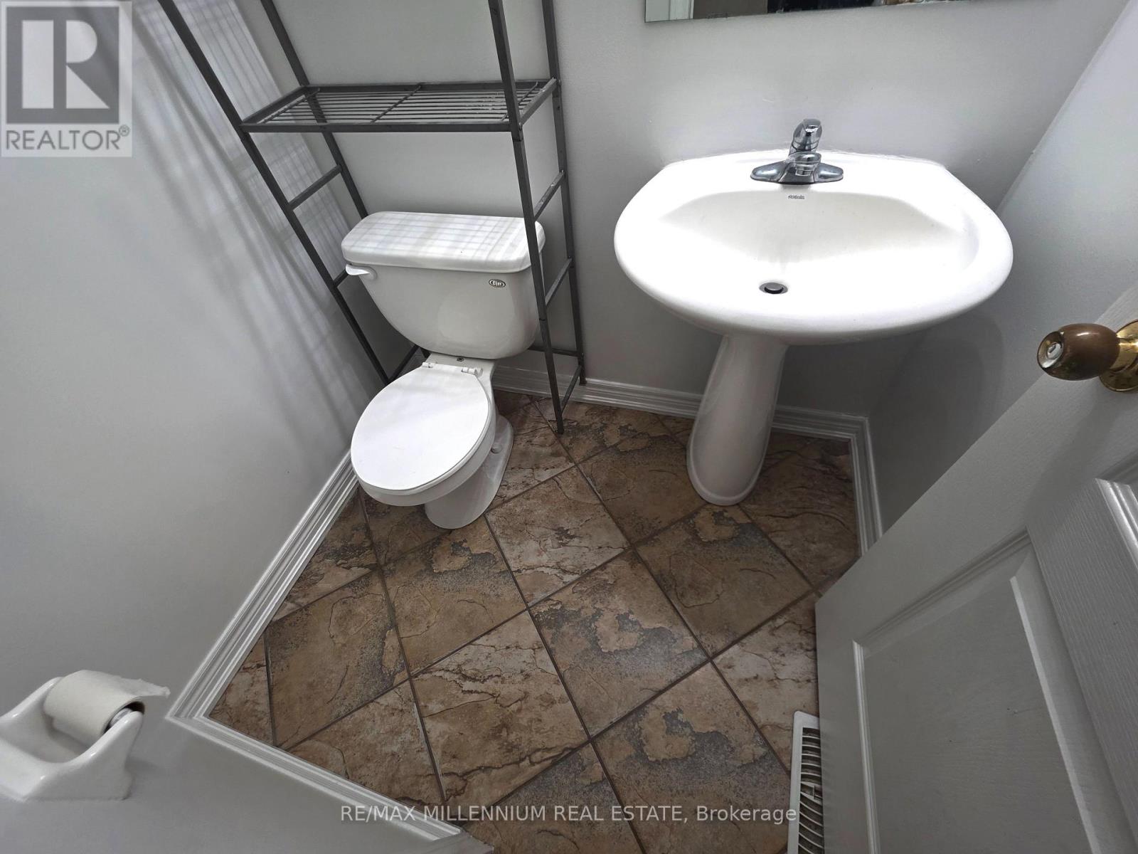 150 Ozner Crescent, Vaughan, Ontario  L4H 0G1 - Photo 37 - N12869378