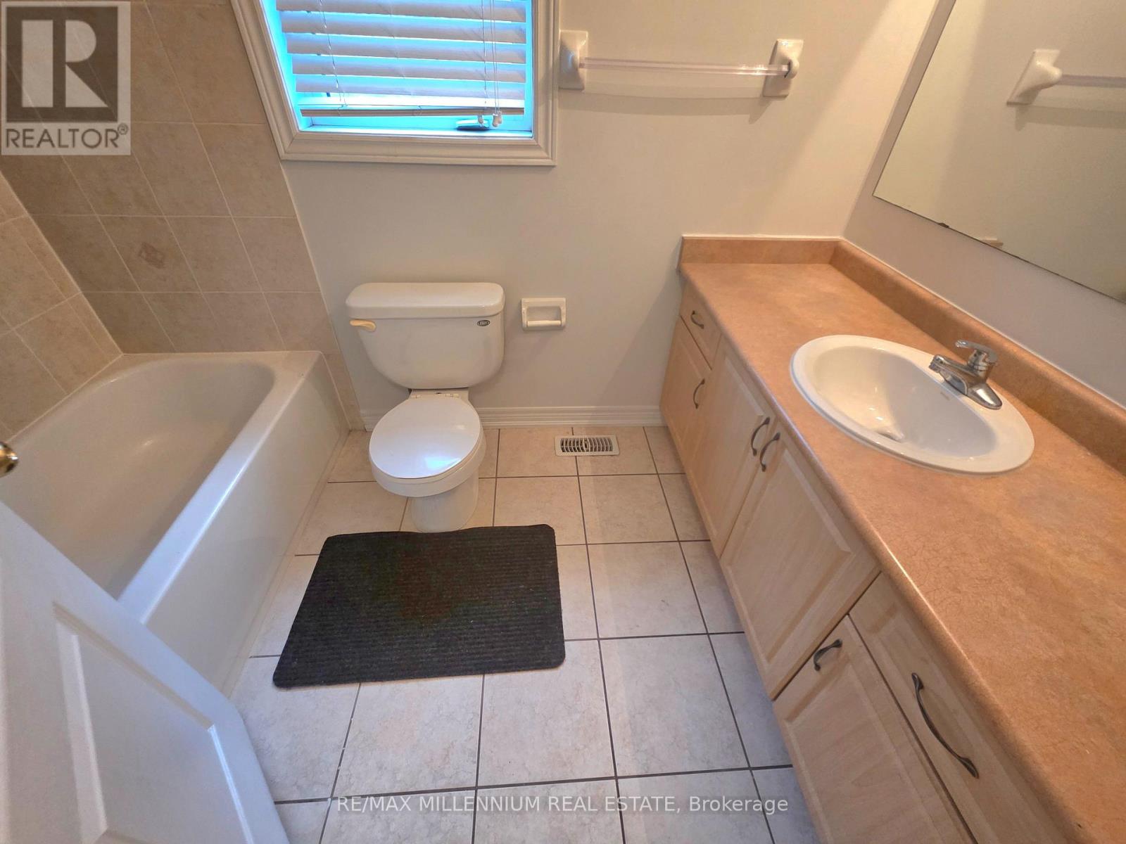 150 Ozner Crescent, Vaughan, Ontario  L4H 0G1 - Photo 41 - N12869378