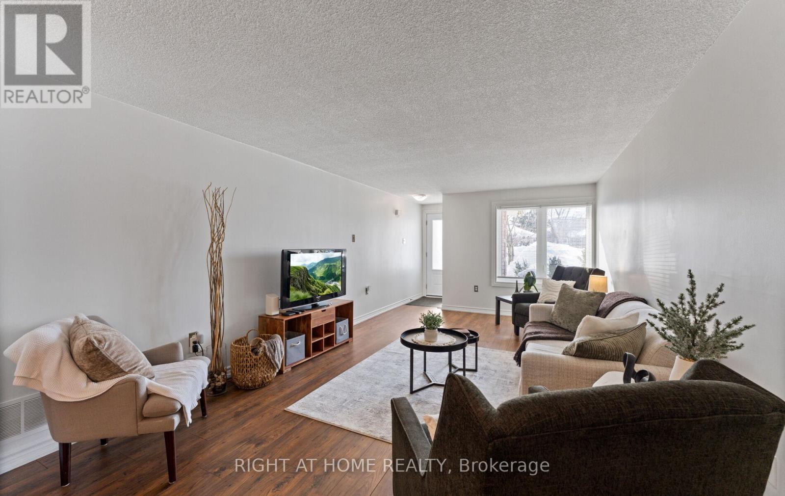 56 Ferguson Drive, Barrie (Northwest), Ontario  L4N 7B5 - Photo 4 - S12872662