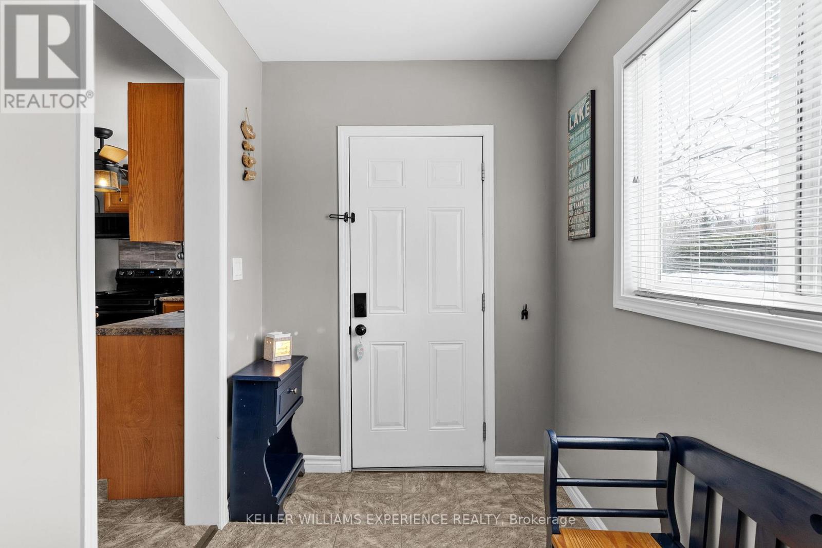 109 Ellen Street, Tay (Victoria Harbour), Ontario  L0K 2A0 - Photo 3 - S12872684