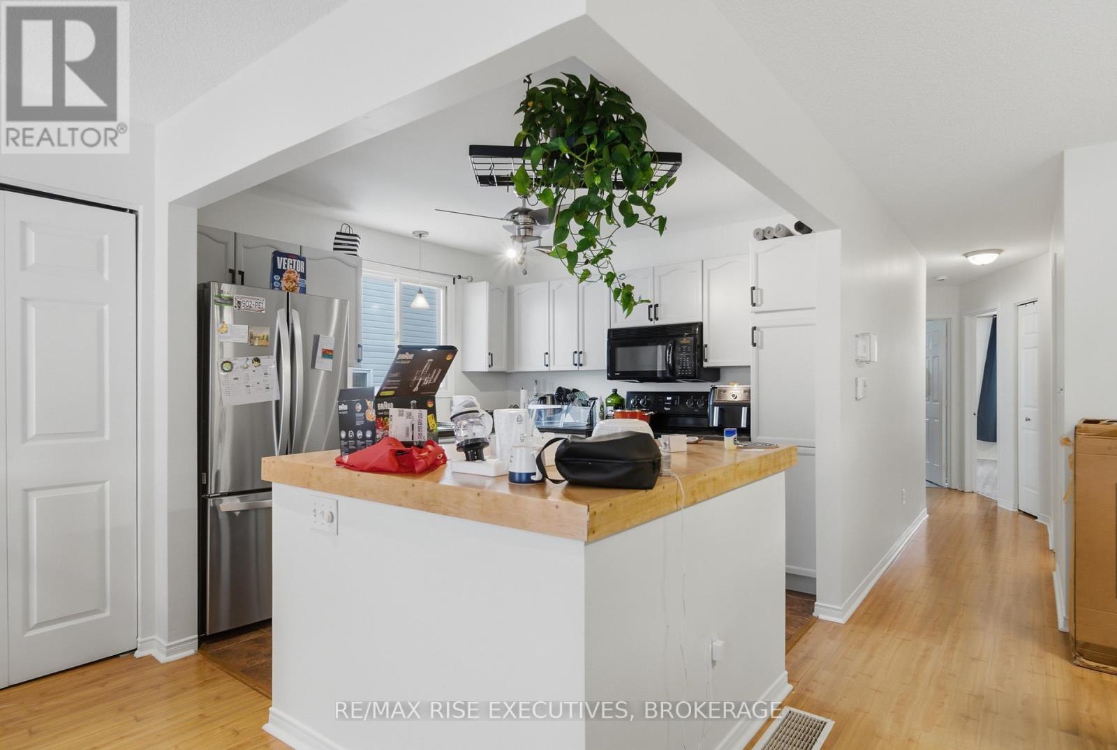 984 Waterbury Crescent, Kingston, Ontario  K7M 8V3 - Photo 10 - X12872434