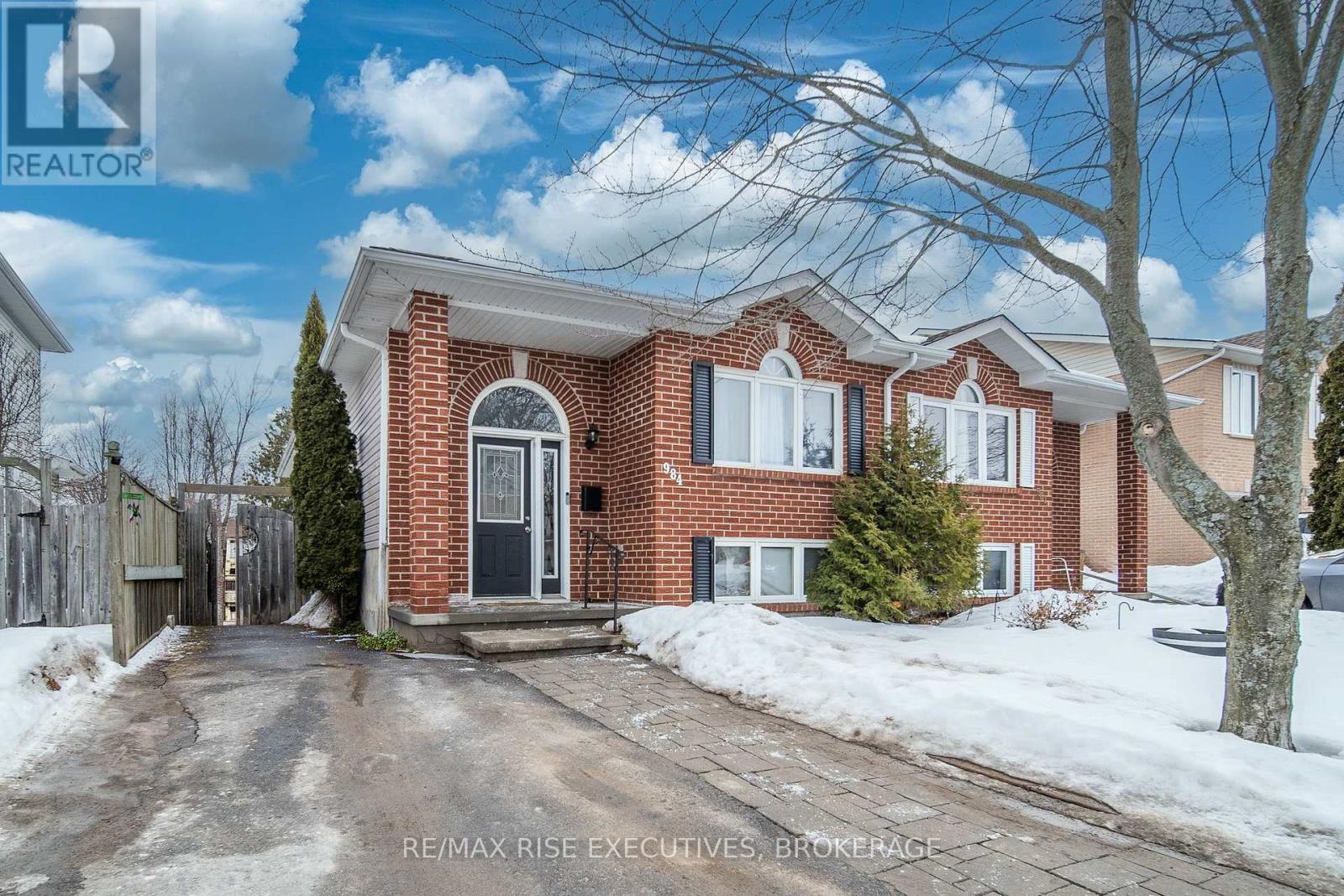 984 WATERBURY CRESCENT, kingston (city southwest), Ontario