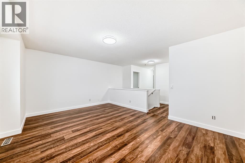 87 Bridlepost Green Sw, Calgary, Alberta  T2Y 4A1 - Photo 28 - A2287138