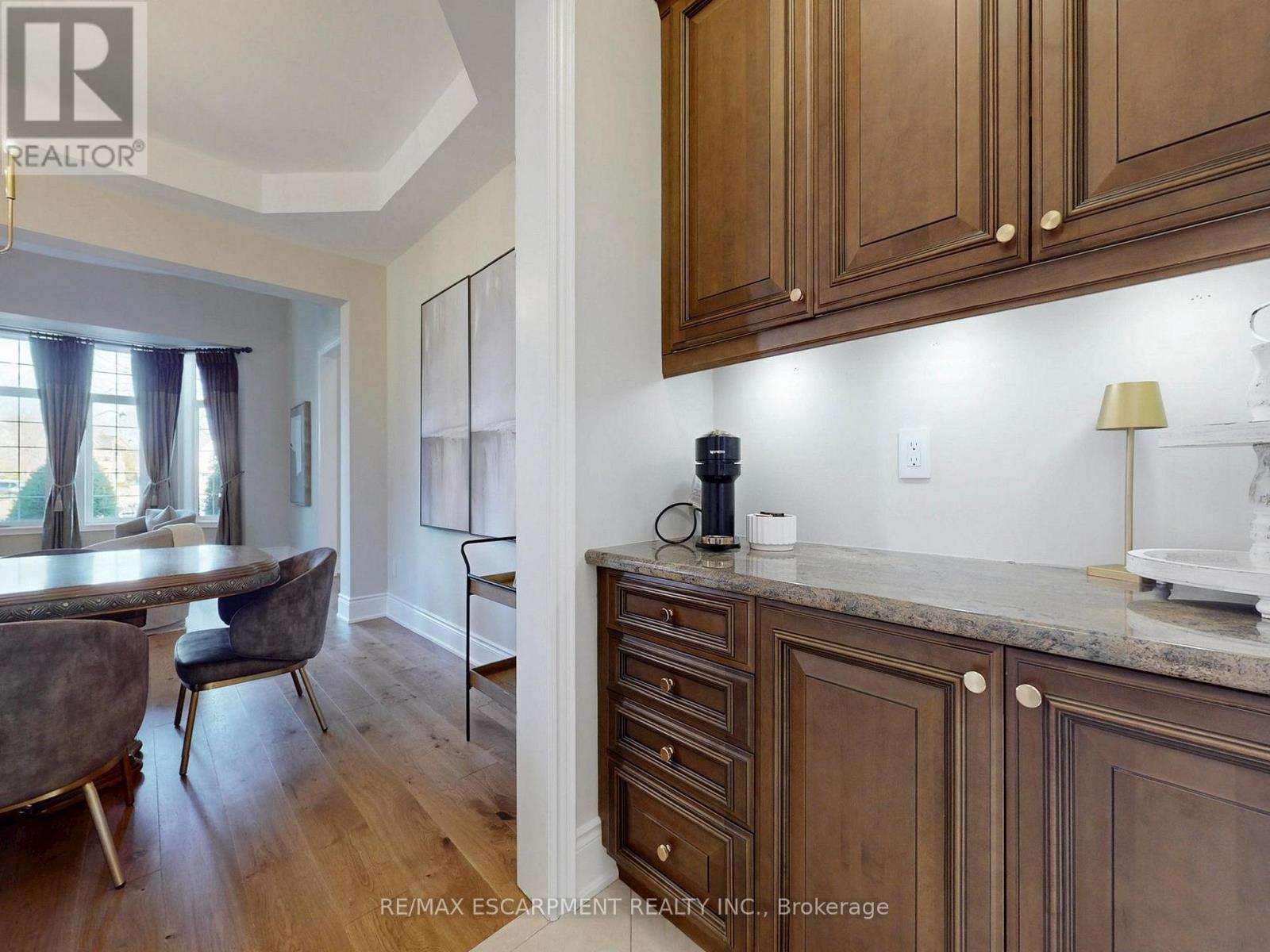 3340 Mistwell Crescent, Oakville, Ontario  L6L 0A3 - Photo 14 - W12872640