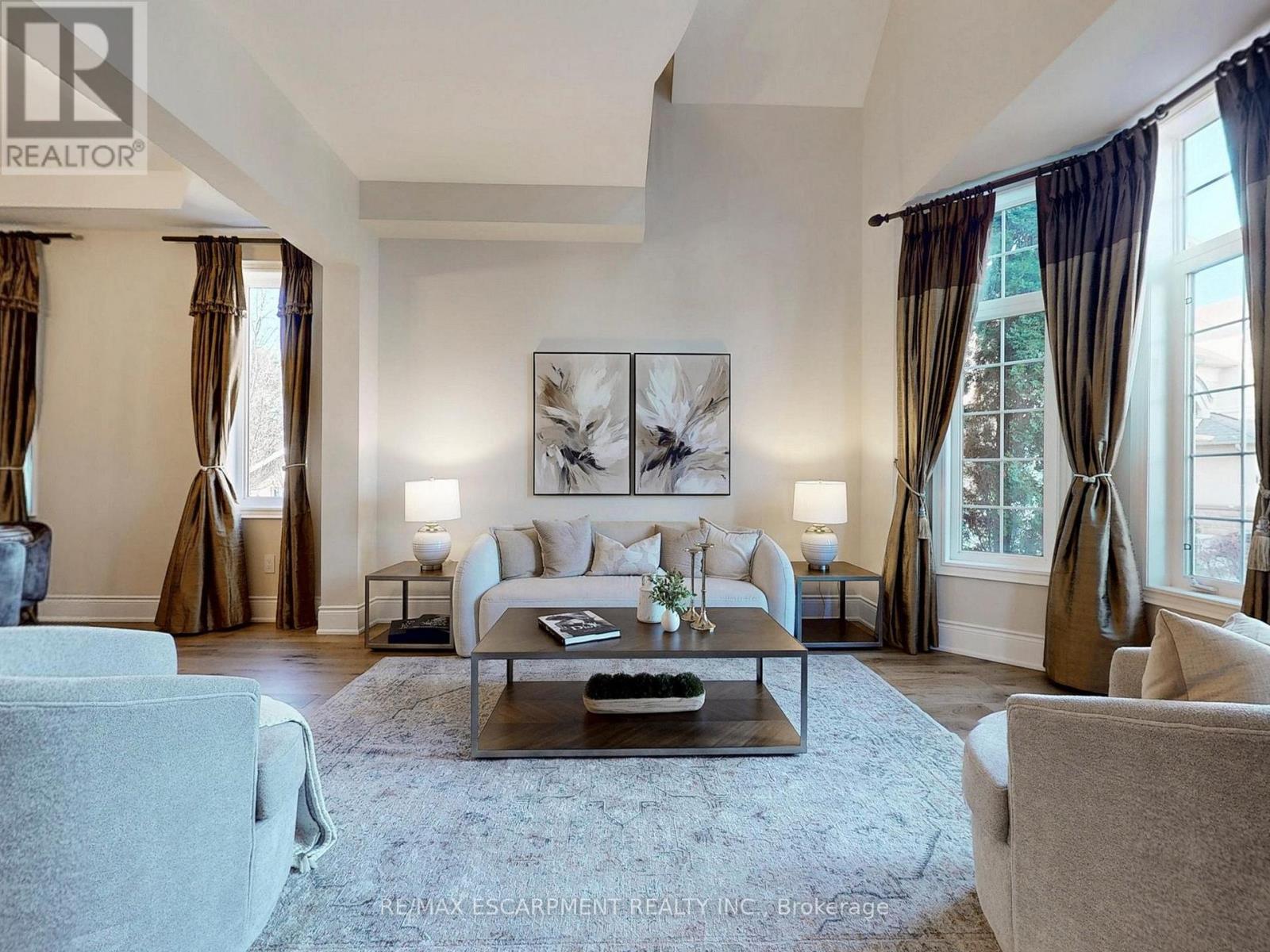 3340 Mistwell Crescent, Oakville, Ontario  L6L 0A3 - Photo 6 - W12872640