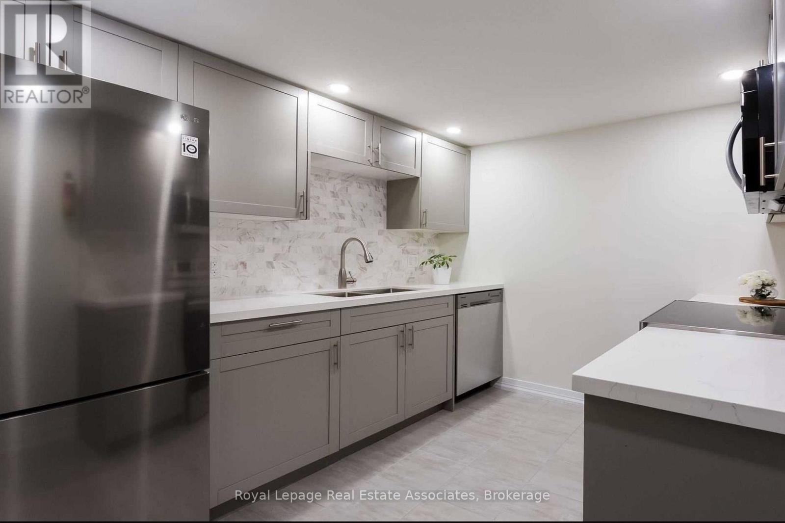 Lower Level - 669 Indian Rd Road, Toronto, Ontario  M6P 1H8 - Photo 7 - W12872674