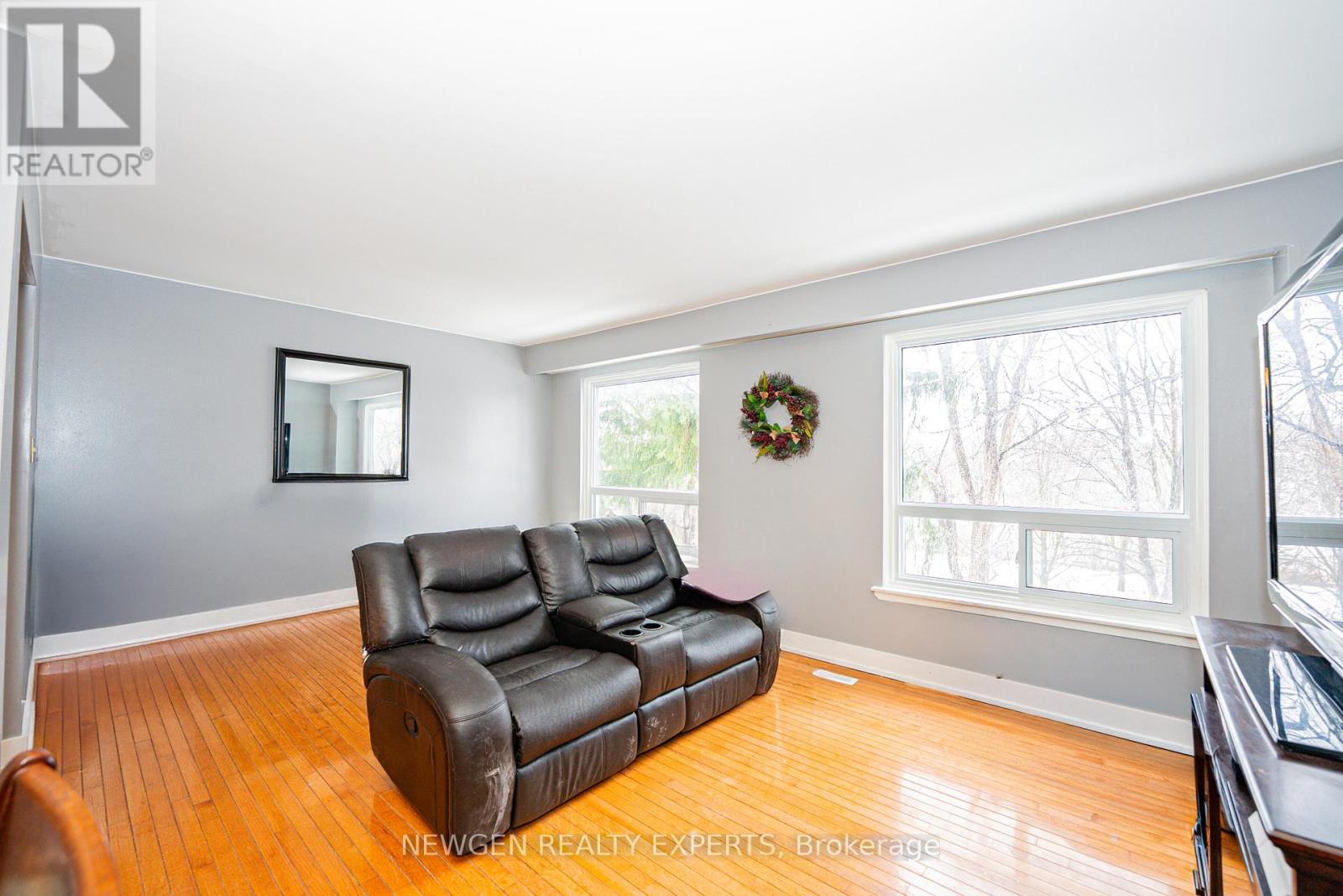 87 Moregate Crescent, Brampton, Ontario  L6S 3K9 - Photo 9 - W12872678