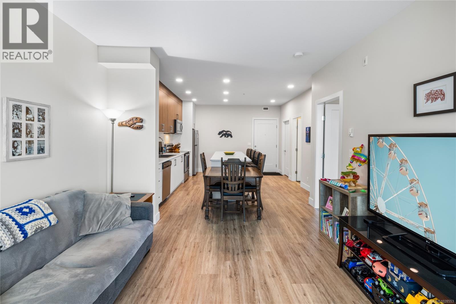 202 6540 Metral Dr, Nanaimo, British Columbia  V9T 2L8 - Photo 10 - 1028553