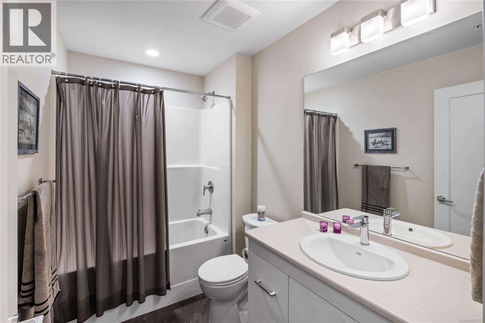 202 6540 Metral Dr, Nanaimo, British Columbia  V9T 2L8 - Photo 17 - 1028553