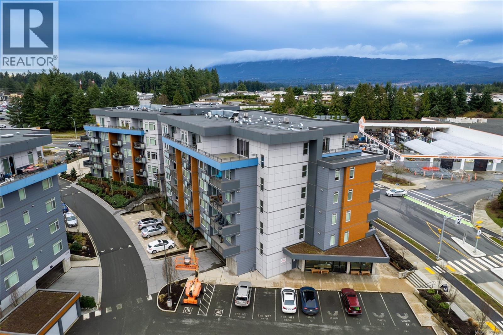 202 6540 Metral Dr, Nanaimo, British Columbia  V9T 2L8 - Photo 2 - 1028553