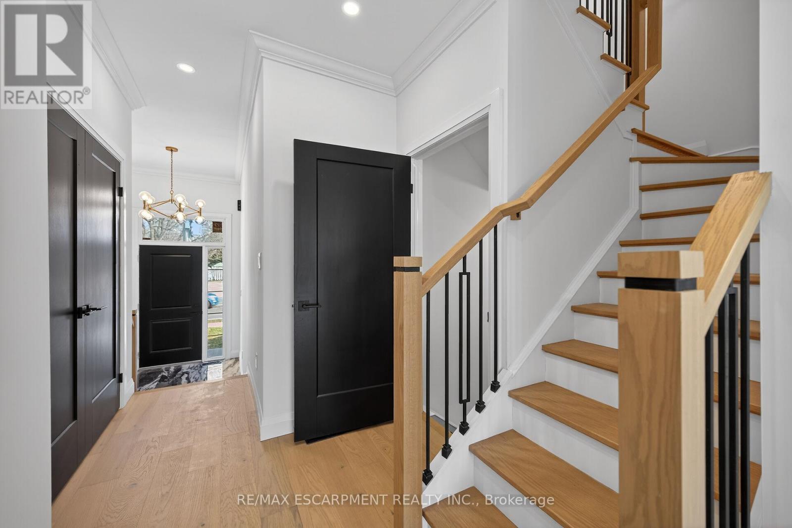 1036 Garth Street, Hamilton, Ontario  L9C 4L6 - Photo 7 - X12872588