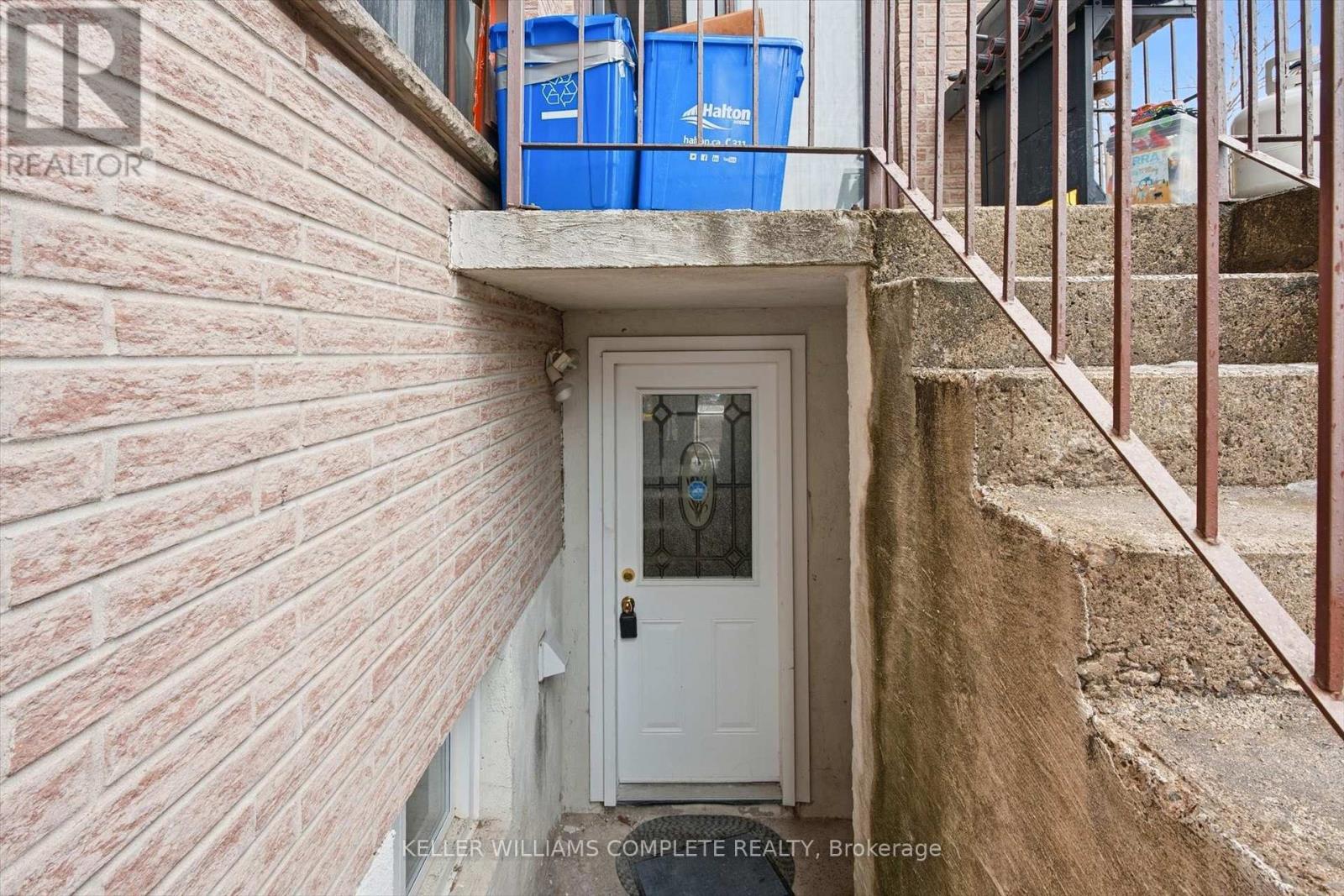 Lower - 114 Slinger Avenue, Hamilton, Ontario  L8J 2T1 - Photo 2 - X12872622