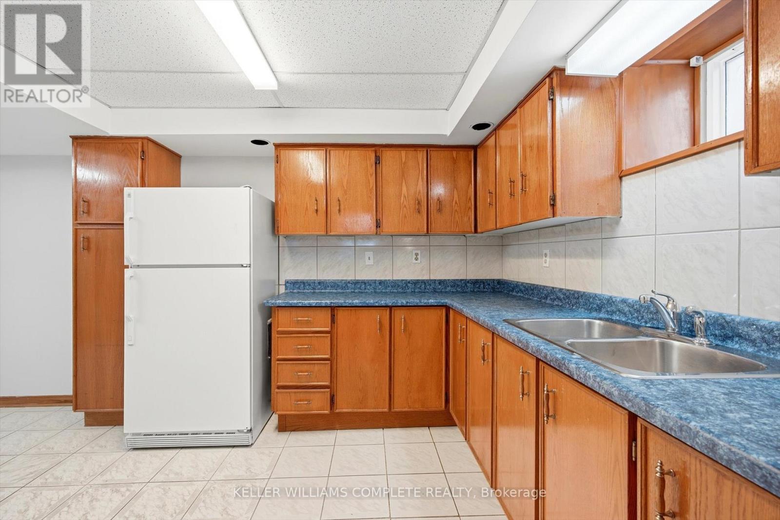 Lower - 114 Slinger Avenue, Hamilton, Ontario  L8J 2T1 - Photo 6 - X12872622