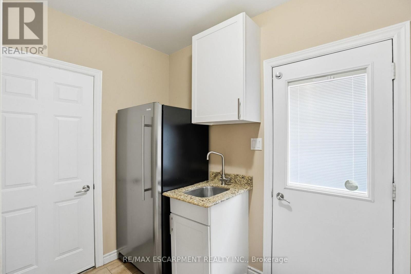 9 Stone Gate Drive, Grimsby, Ontario  L3M 5C6 - Photo 22 - X12872680