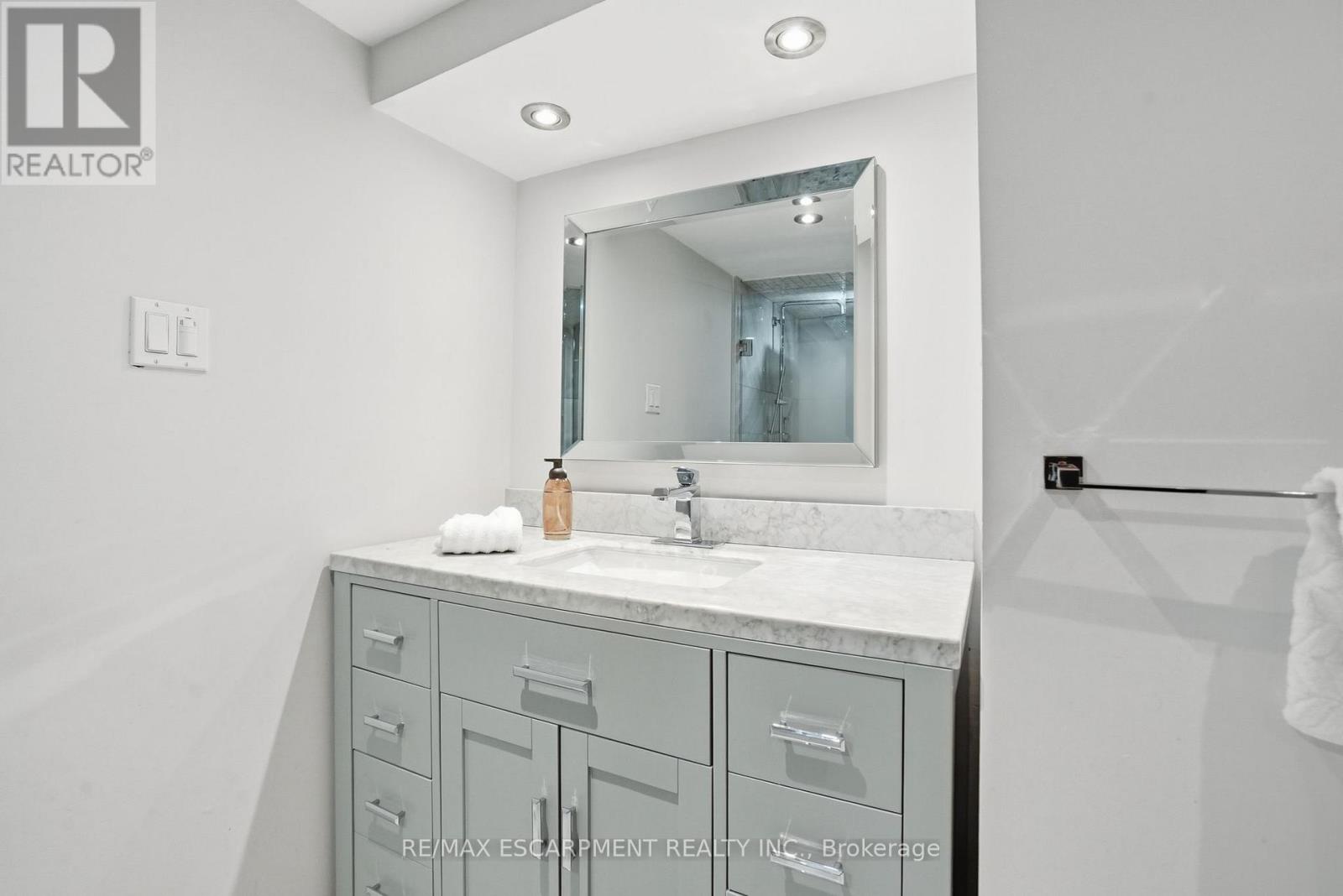 9 Stone Gate Drive, Grimsby, Ontario  L3M 5C6 - Photo 44 - X12872680