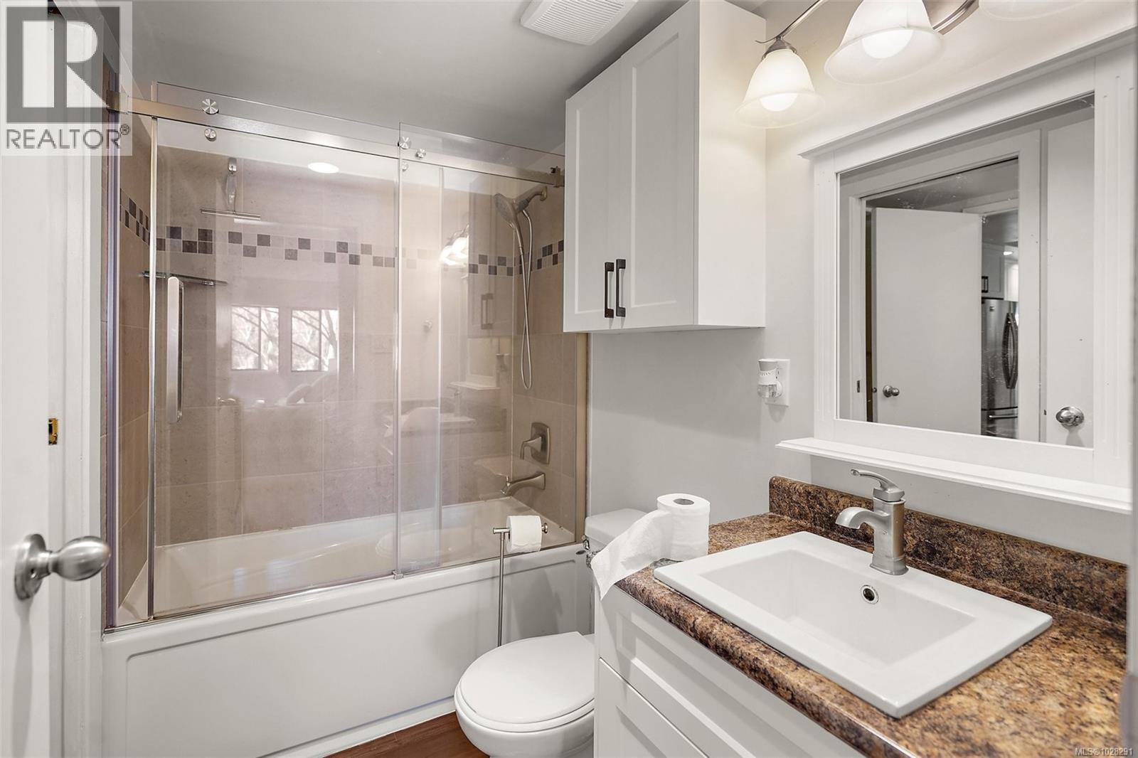 204 1252 Pandora Ave, Victoria, British Columbia  V8V 3R4 - Photo 11 - 1028291