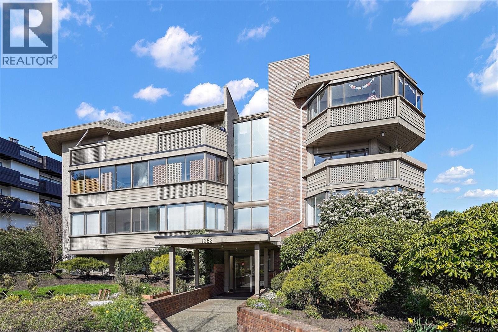 204 1252 Pandora Ave, Victoria, British Columbia  V8V 3R4 - Photo 17 - 1028291