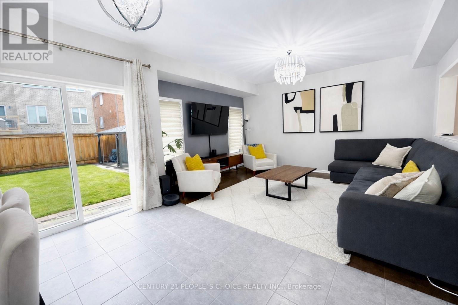 13 Skelton Crescent, Ajax (Central East), Ontario  L1Z 1R4 - Photo 3 - E12795648