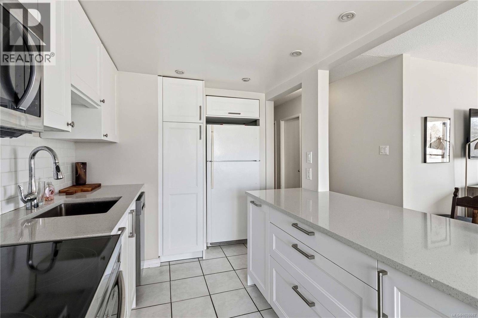 401 1151 Oscar St, Victoria, British Columbia  V8V 2X5 - Photo 11 - 1028087