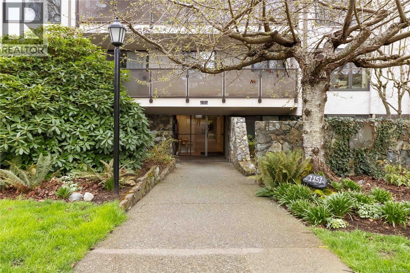 401 1151 Oscar St, Victoria, British Columbia  V8V 2X5 - Photo 3 - 1028087