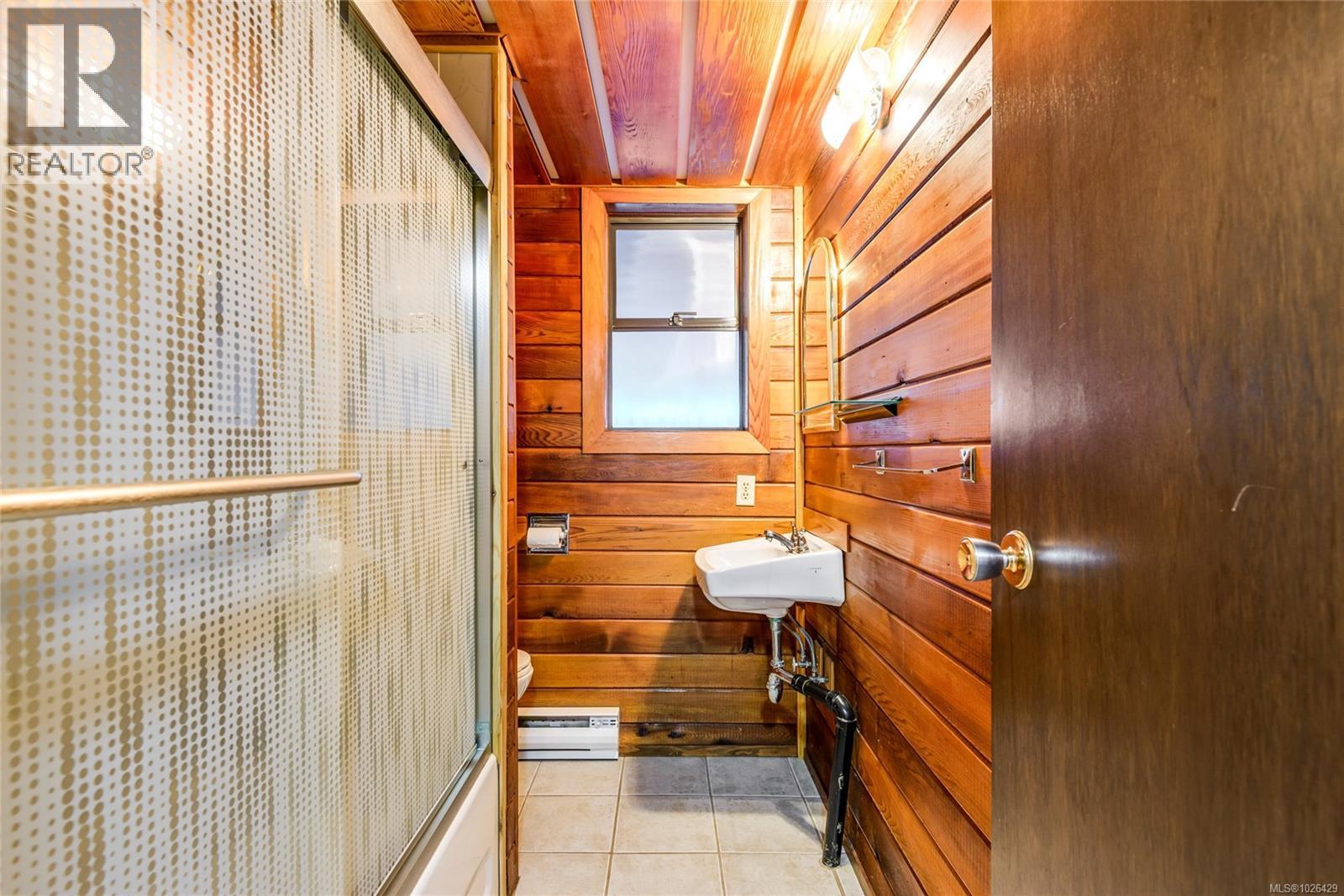 1301 Sayward Rd, Sayward, British Columbia V0P 1R0 - Photo 11 - 1026429