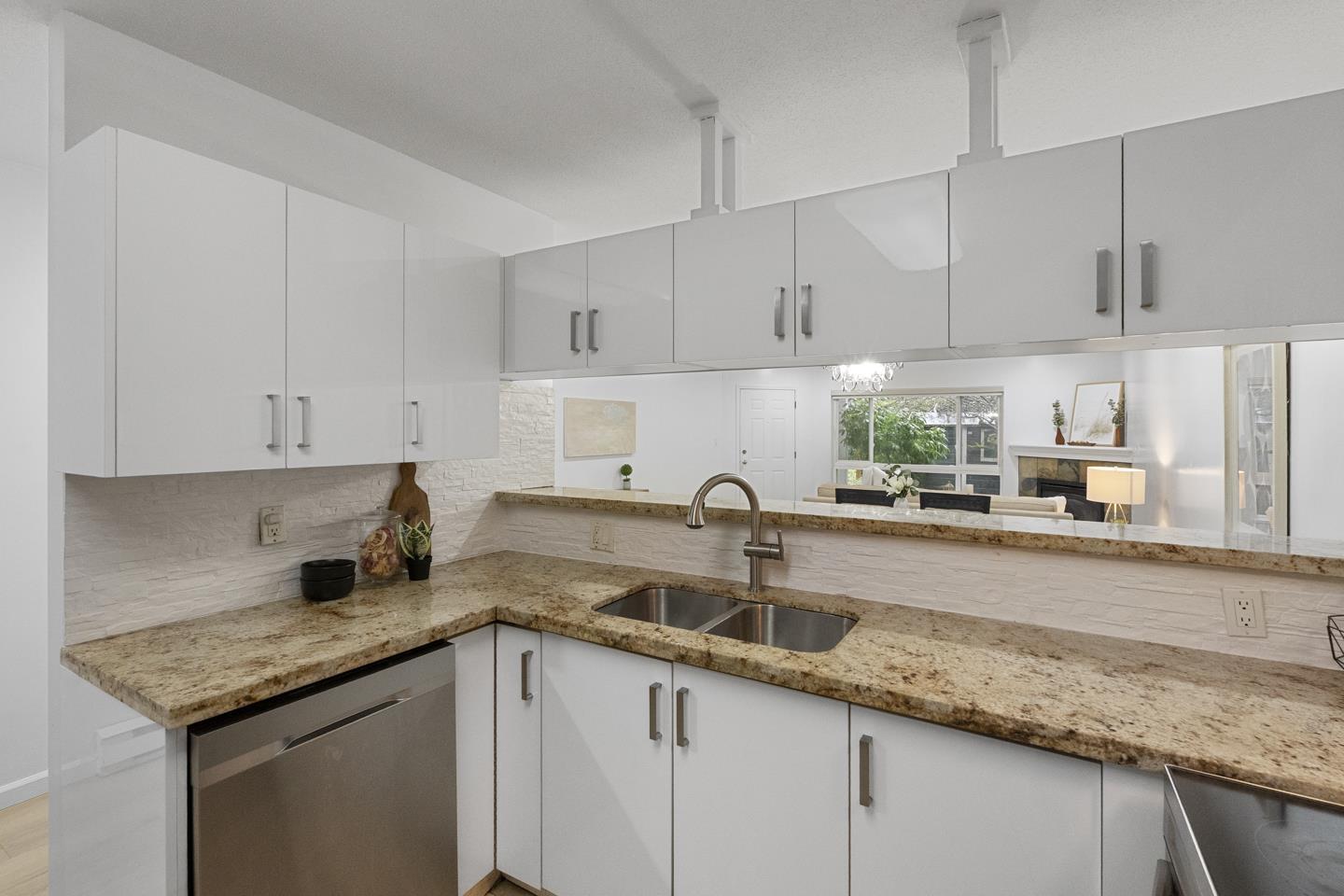 1 13660 84 Avenue, Surrey, British Columbia  V3W 0T6 - Photo 11 - R3097661