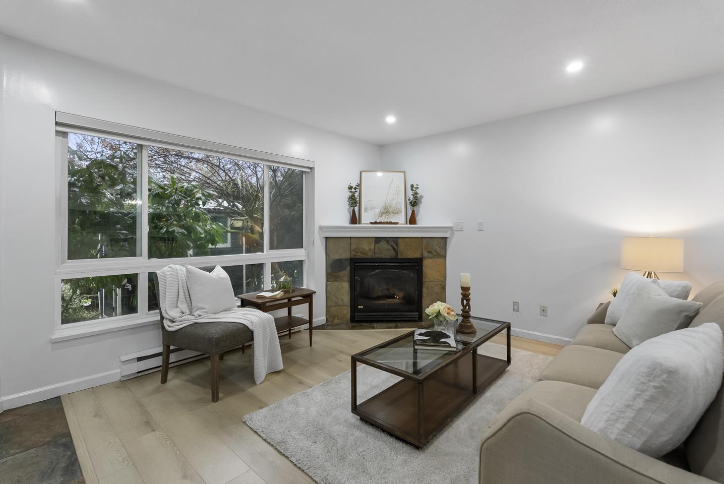 1 13660 84 AVENUE, surrey, British Columbia