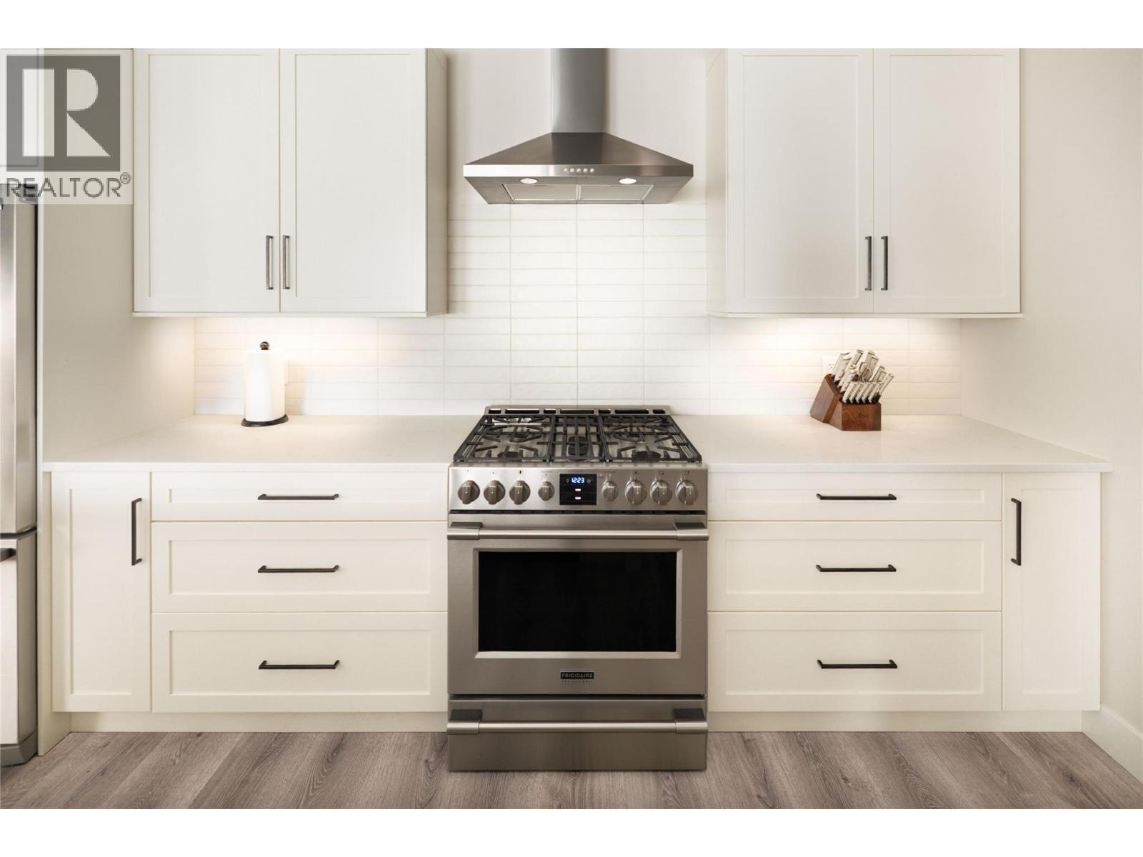 680 Cantina Court Kelowna Photo 5