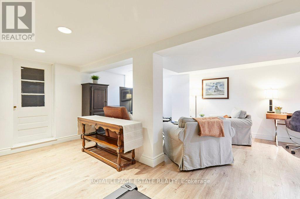 15 Squires Avenue, Toronto, Ontario  M4B 2R2 - Photo 30 - E12832778