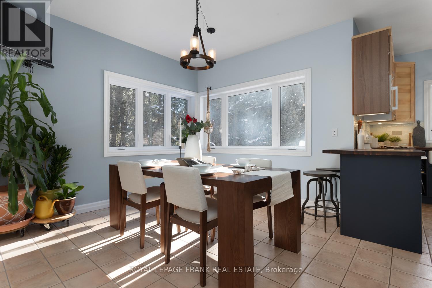 5 Regent Street, Georgina, Ontario  L0E 1N0 - Photo 10 - N12833262