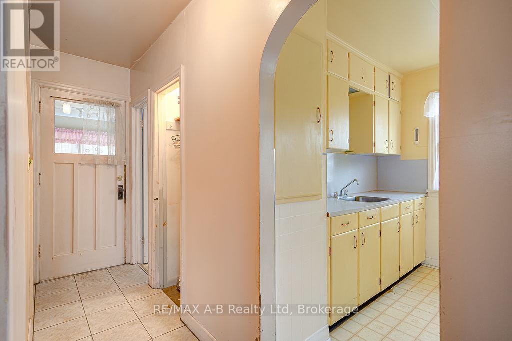 63 Devon Street, Stratford, Ontario  N5A 2Z6 - Photo 17 - X12872708