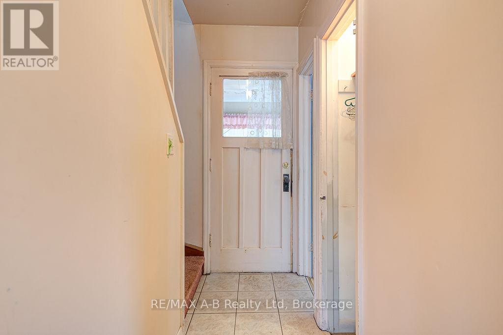 63 Devon Street, Stratford, Ontario  N5A 2Z6 - Photo 18 - X12872708