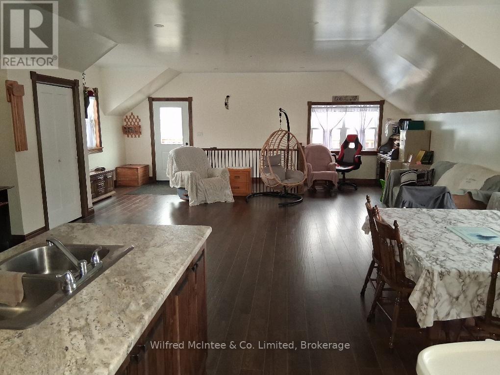 1984 Kincardine Kinloss Street, Huron-Kinloss, Ontario  N2Z 2X4 - Photo 13 - X12872854