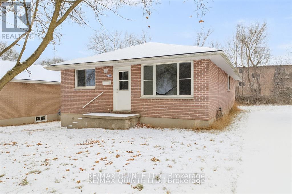 15 Union Street, Belleville (Belleville Ward), Ontario  K8P 2B5 - Photo 1 - X12872734