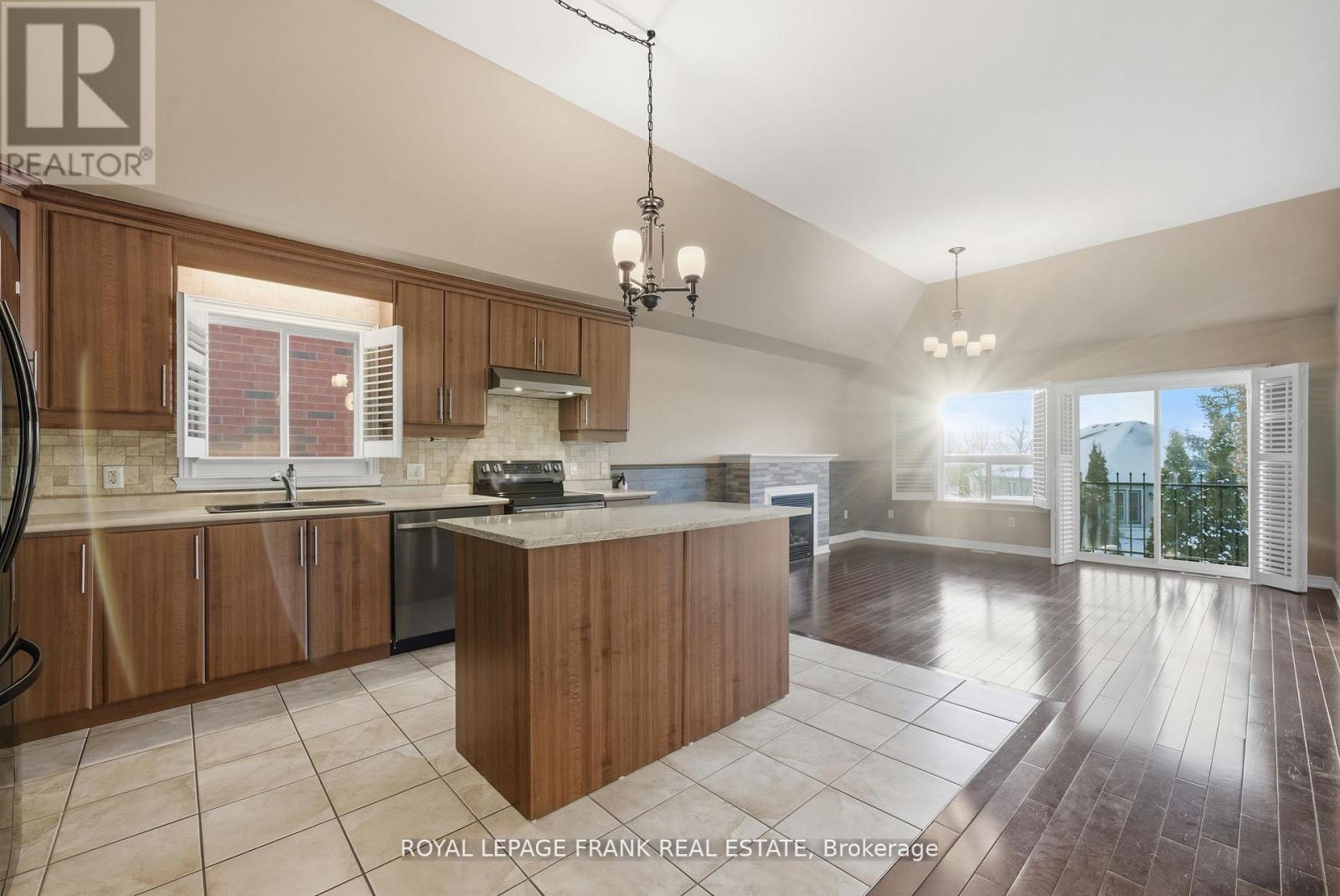 7 Brock Street, Kawartha Lakes (Lindsay), Ontario  K9V 0B9 - Photo 16 - X12872816