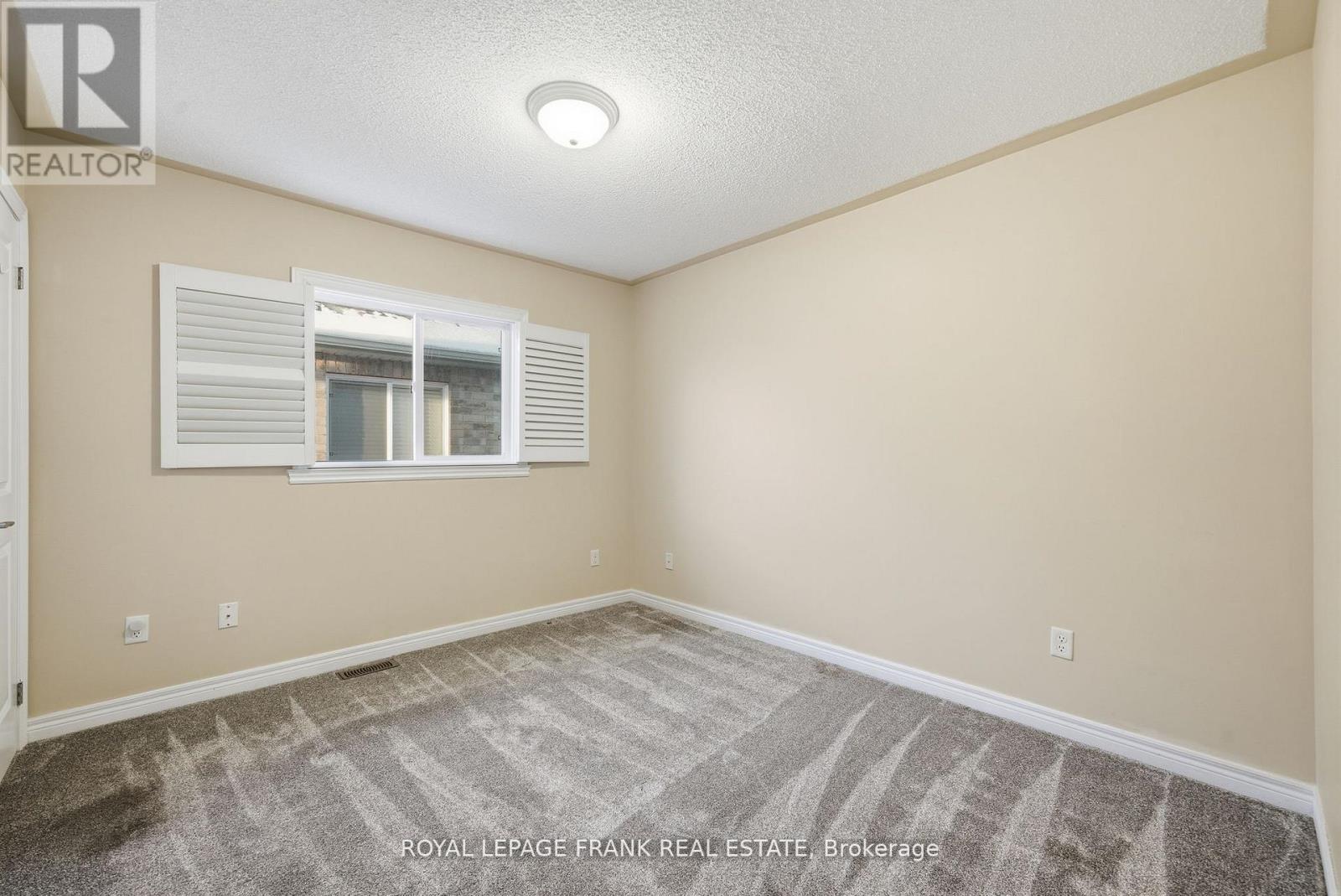 7 Brock Street, Kawartha Lakes (Lindsay), Ontario  K9V 0B9 - Photo 28 - X12872816