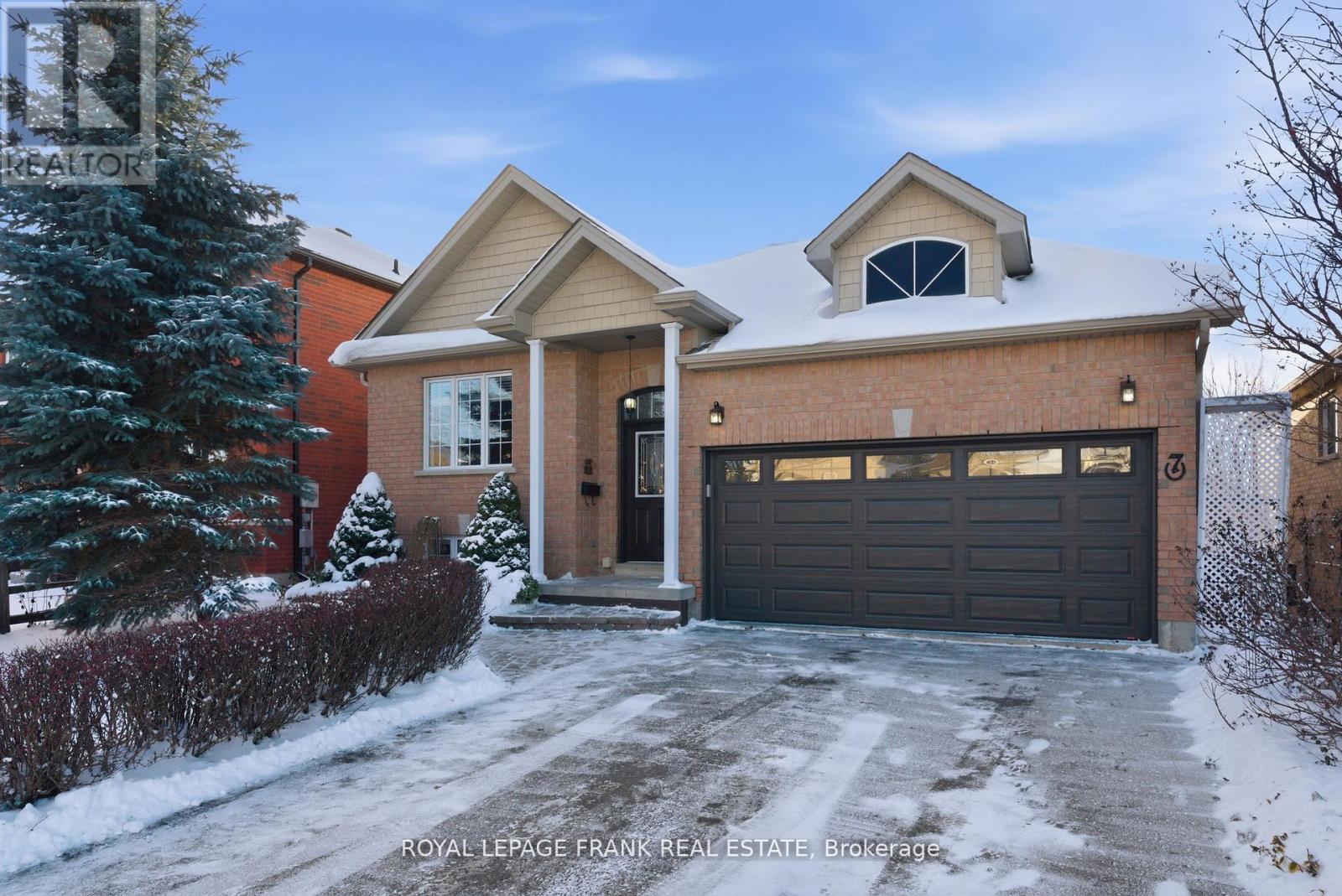 7 Brock Street, Kawartha Lakes (Lindsay), Ontario  K9V 0B9 - Photo 3 - X12872816