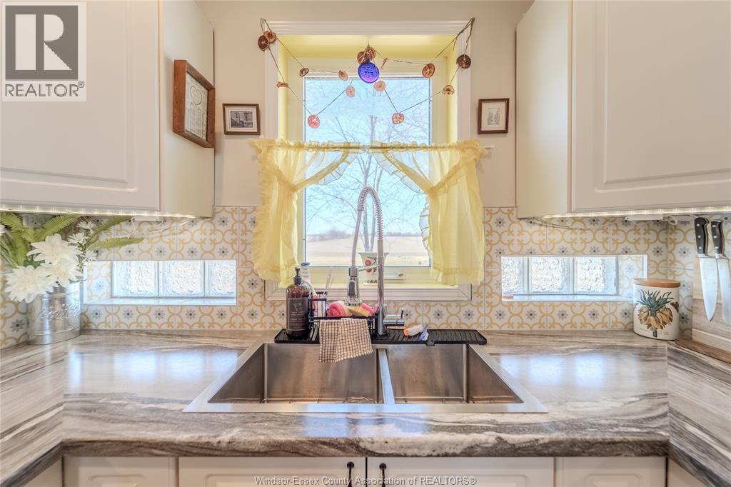 5285 Manning Road, Tecumseh, Ontario  N0R 1K0 - Photo 8 - 26005050