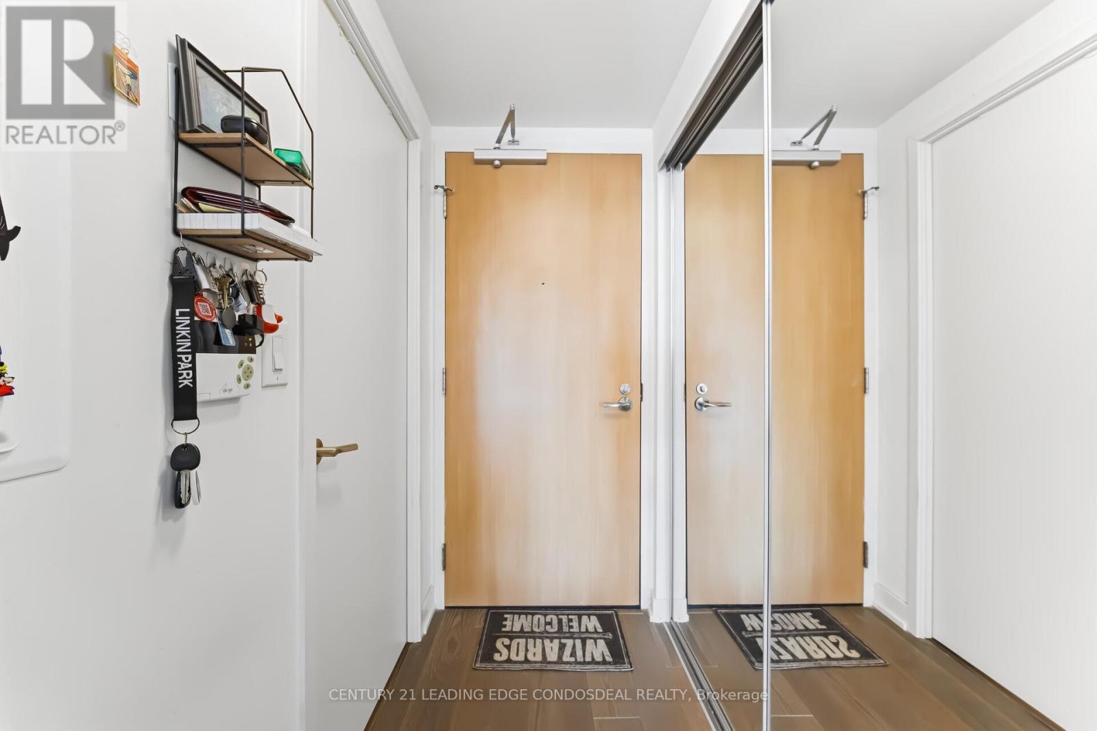 3703 - 11 Wellesley Street W, Toronto, Ontario  M4Y 0G4 - Photo 12 - C12872704