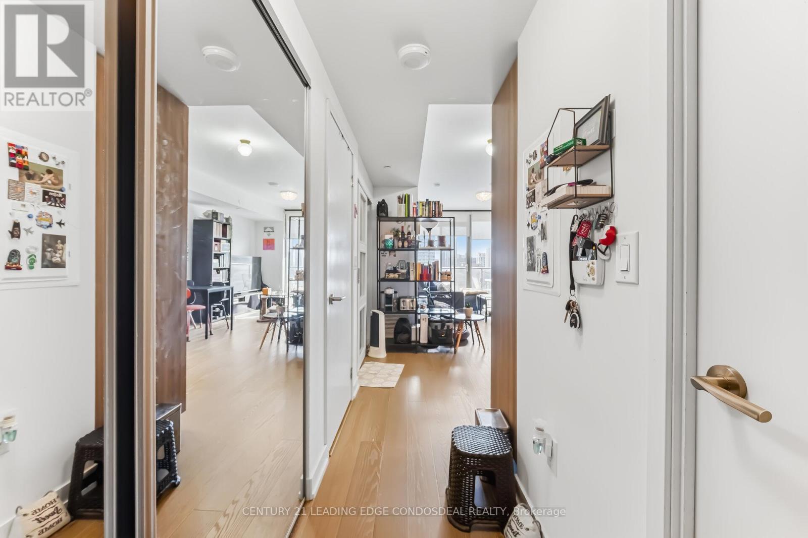 3703 - 11 Wellesley Street W, Toronto, Ontario  M4Y 0G4 - Photo 13 - C12872704