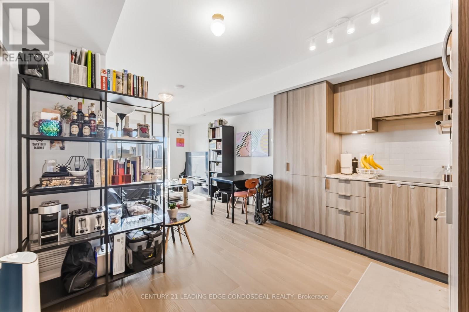 3703 - 11 Wellesley Street W, Toronto, Ontario  M4Y 0G4 - Photo 14 - C12872704