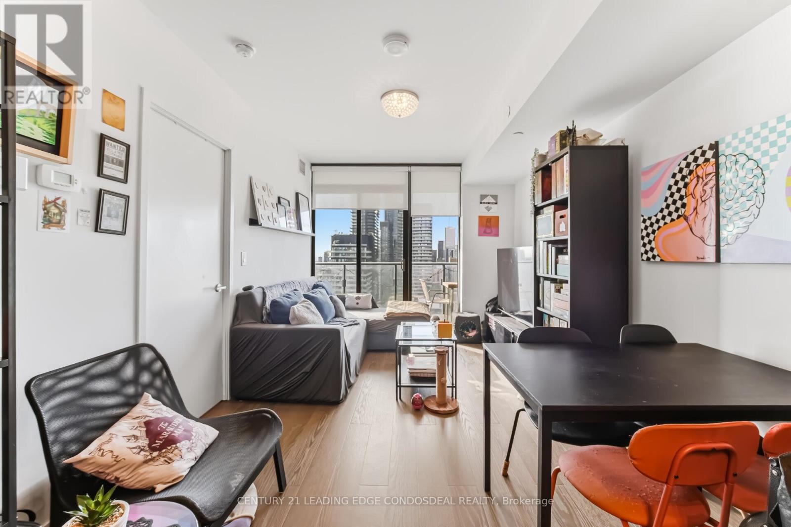 3703 - 11 Wellesley Street W, Toronto, Ontario  M4Y 0G4 - Photo 17 - C12872704