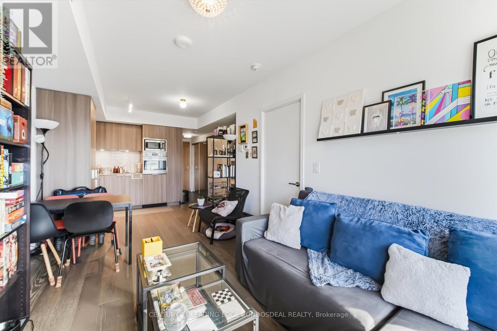 3703 - 11 Wellesley Street W, Toronto, Ontario  M4Y 0G4 - Photo 19 - C12872704