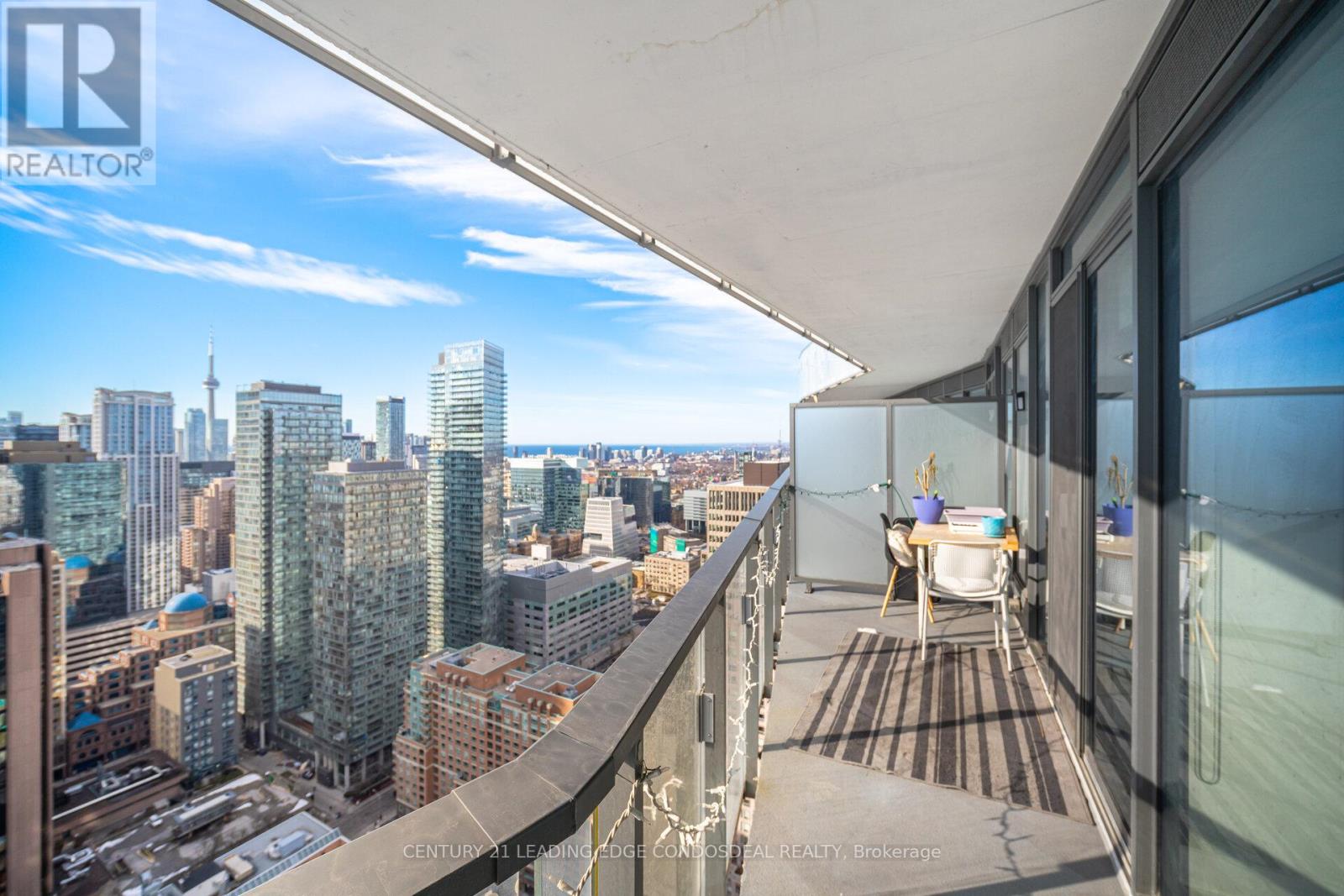 3703 - 11 Wellesley Street W, Toronto, Ontario  M4Y 0G4 - Photo 3 - C12872704