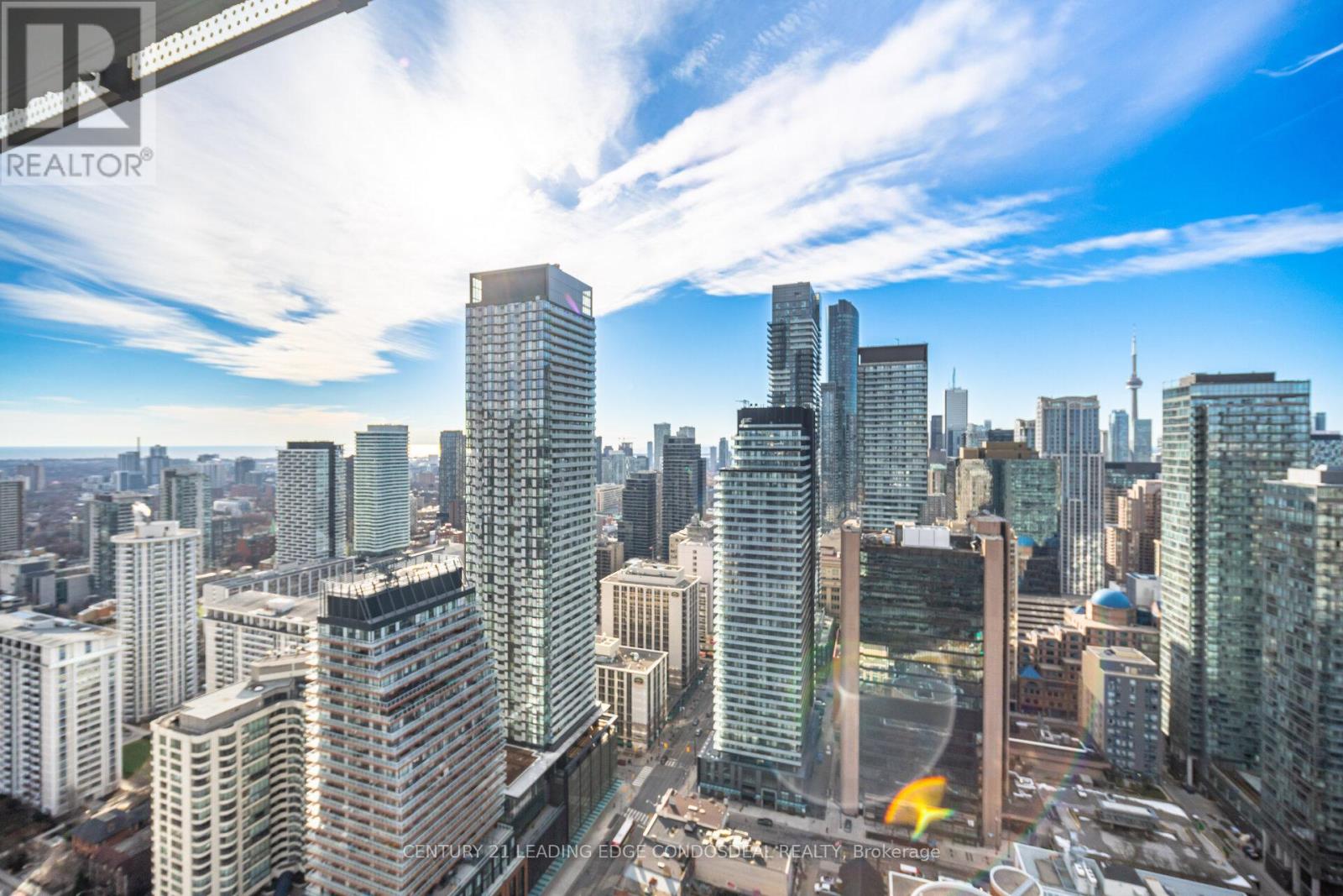 3703 - 11 Wellesley Street W, Toronto, Ontario  M4Y 0G4 - Photo 5 - C12872704