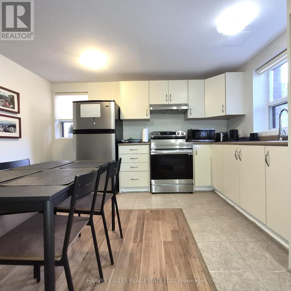 Main/lower - 127 Summerhill Avenue, Toronto (Rosedale-Moore Park), Ontario  M4T 1B1 - Photo 10 - C12872744