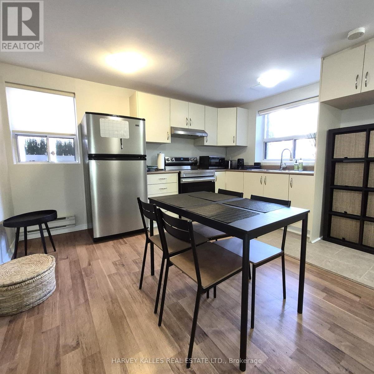 Main/lower - 127 Summerhill Avenue, Toronto (Rosedale-Moore Park), Ontario  M4T 1B1 - Photo 11 - C12872744