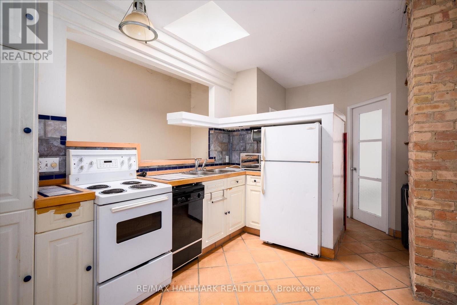 511 Queen Street E, Toronto, Ontario  M5A 1V1 - Photo 8 - C12872784