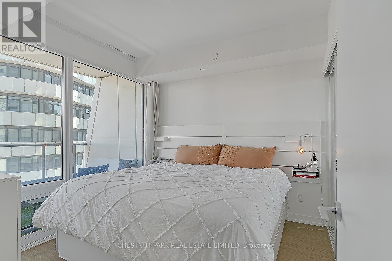 1918 - 85 Wood Street, Toronto, Ontario  M4Y 0E8 - Photo 13 - C12872852