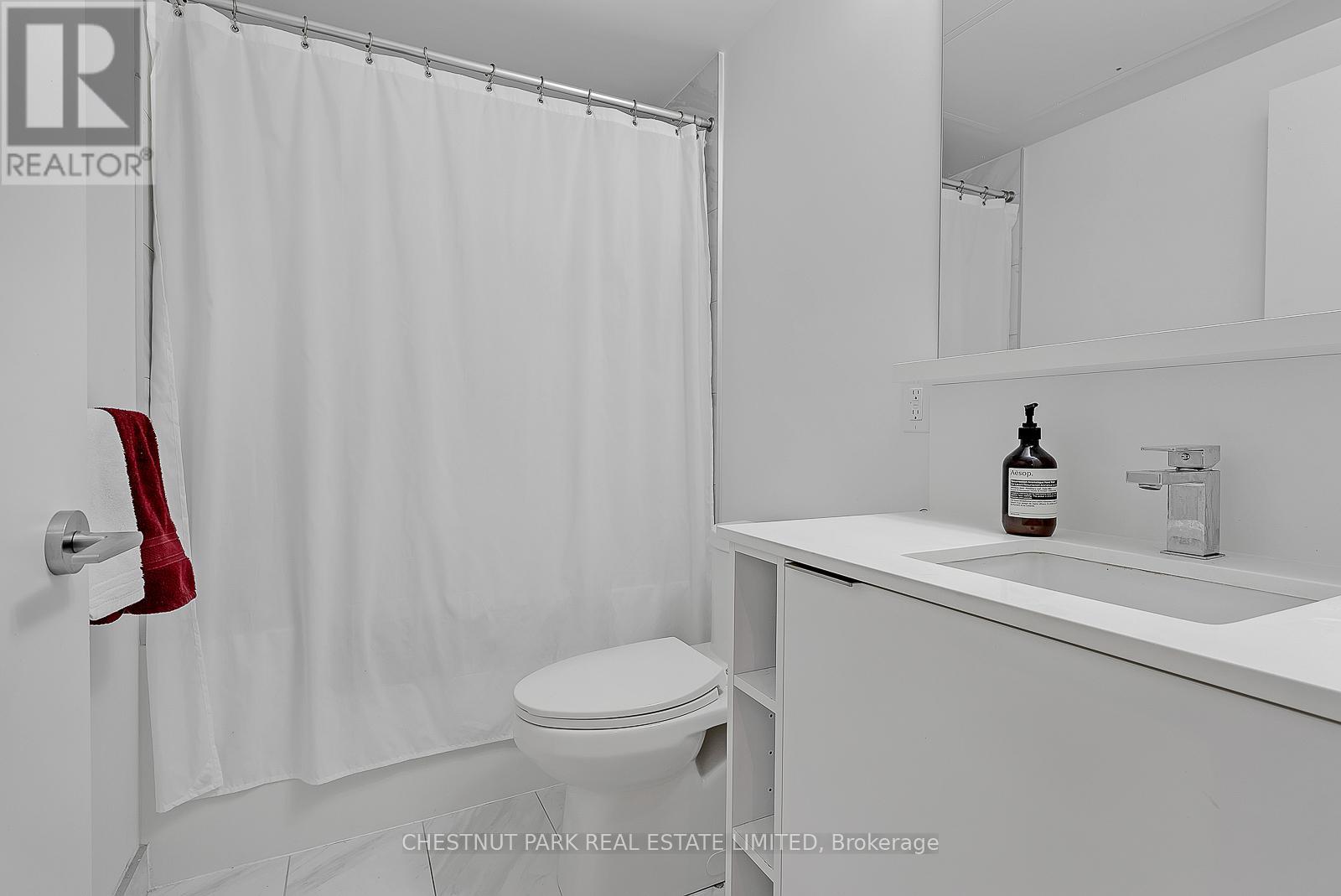 1918 - 85 Wood Street, Toronto, Ontario  M4Y 0E8 - Photo 16 - C12872852